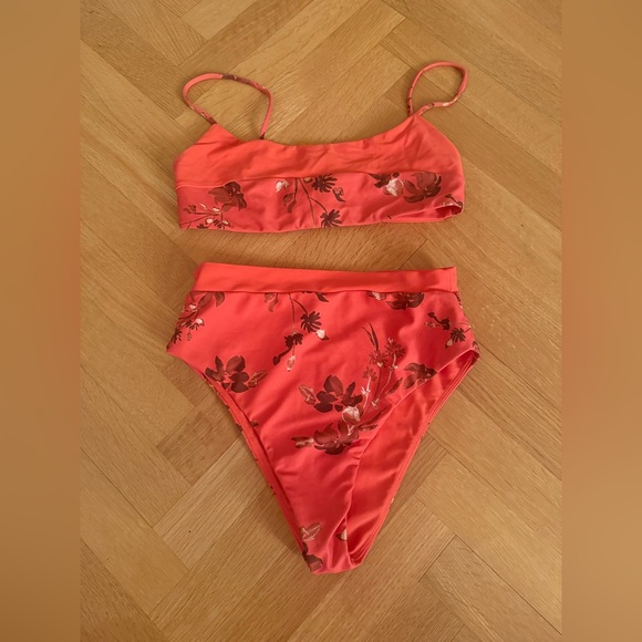 House of Harlow Red Floral High Waisted Bikini - Picture 7 of 7